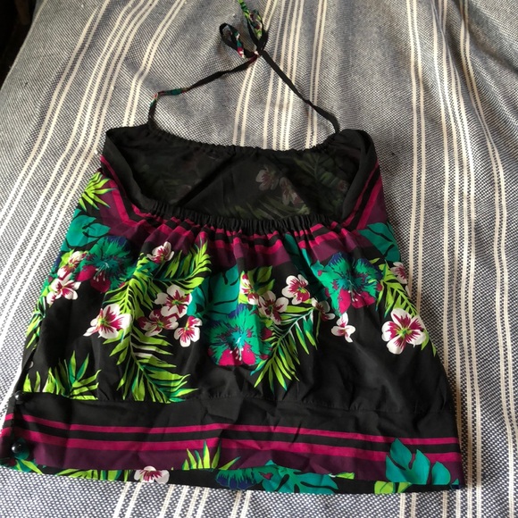 Tropical halter - Picture 3 of 3